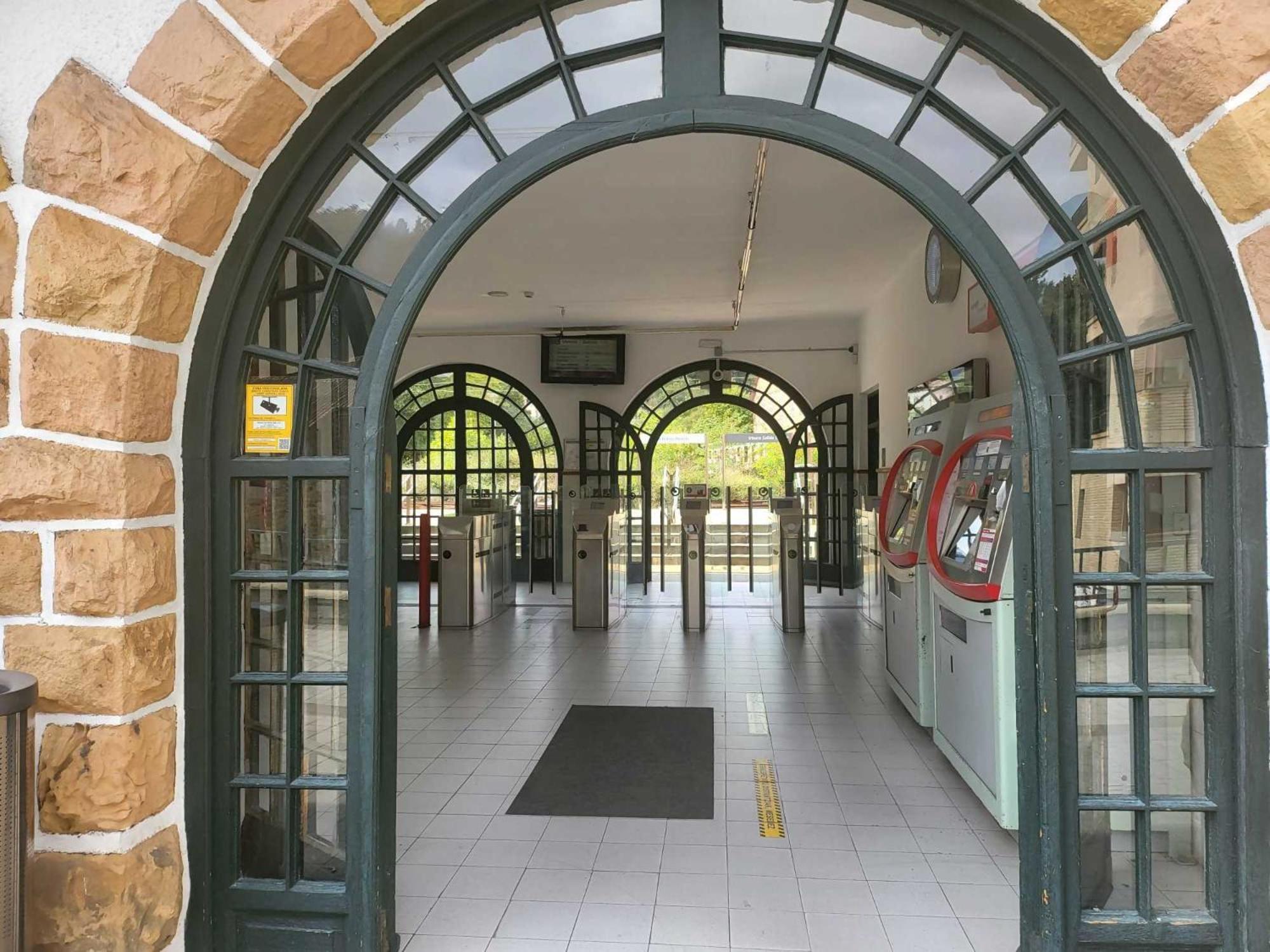 Piso Rio Nervion 15 Minutos Bilbao Apartment Ugao-Miraballes Exterior photo